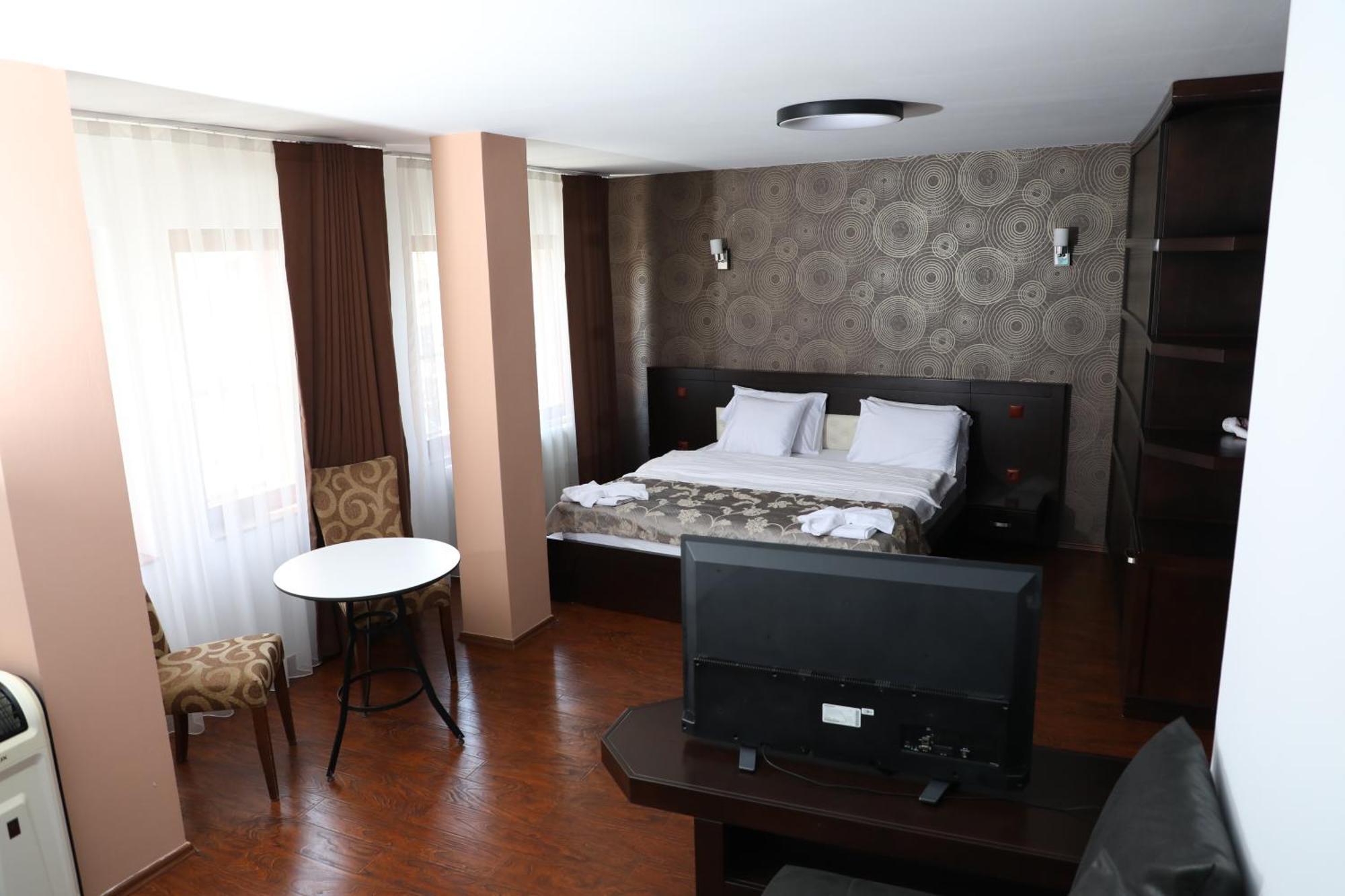 Bruti Hotel Prizren Esterno foto