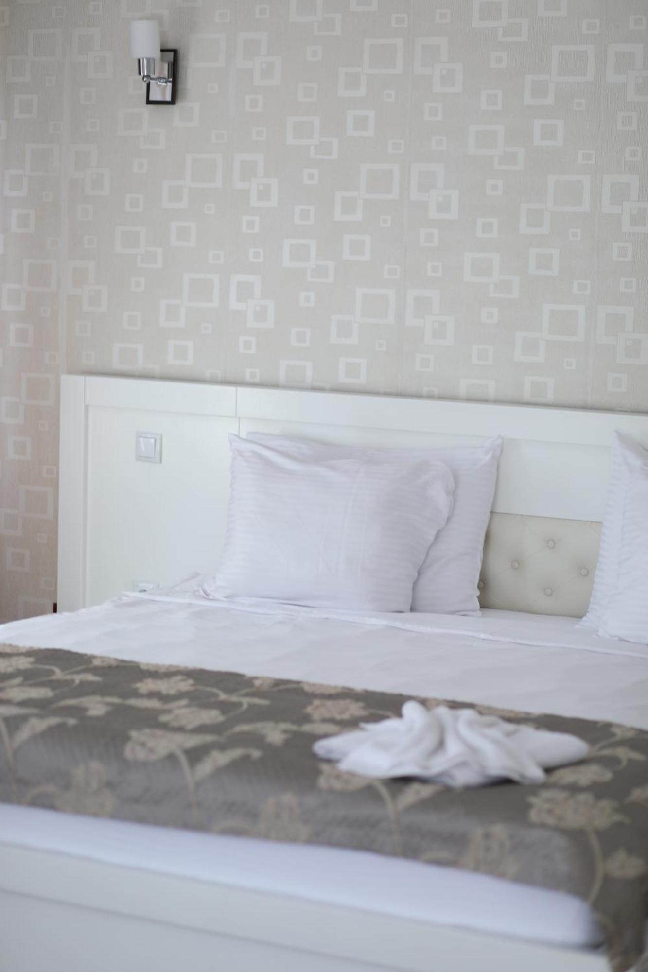 Bruti Hotel Prizren Esterno foto