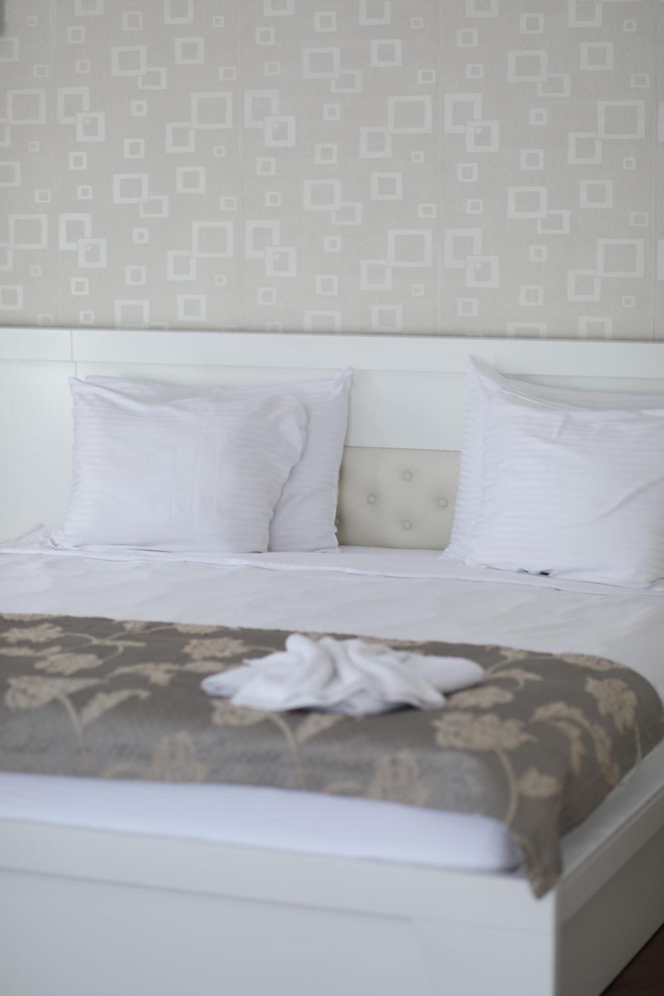 Bruti Hotel Prizren Esterno foto