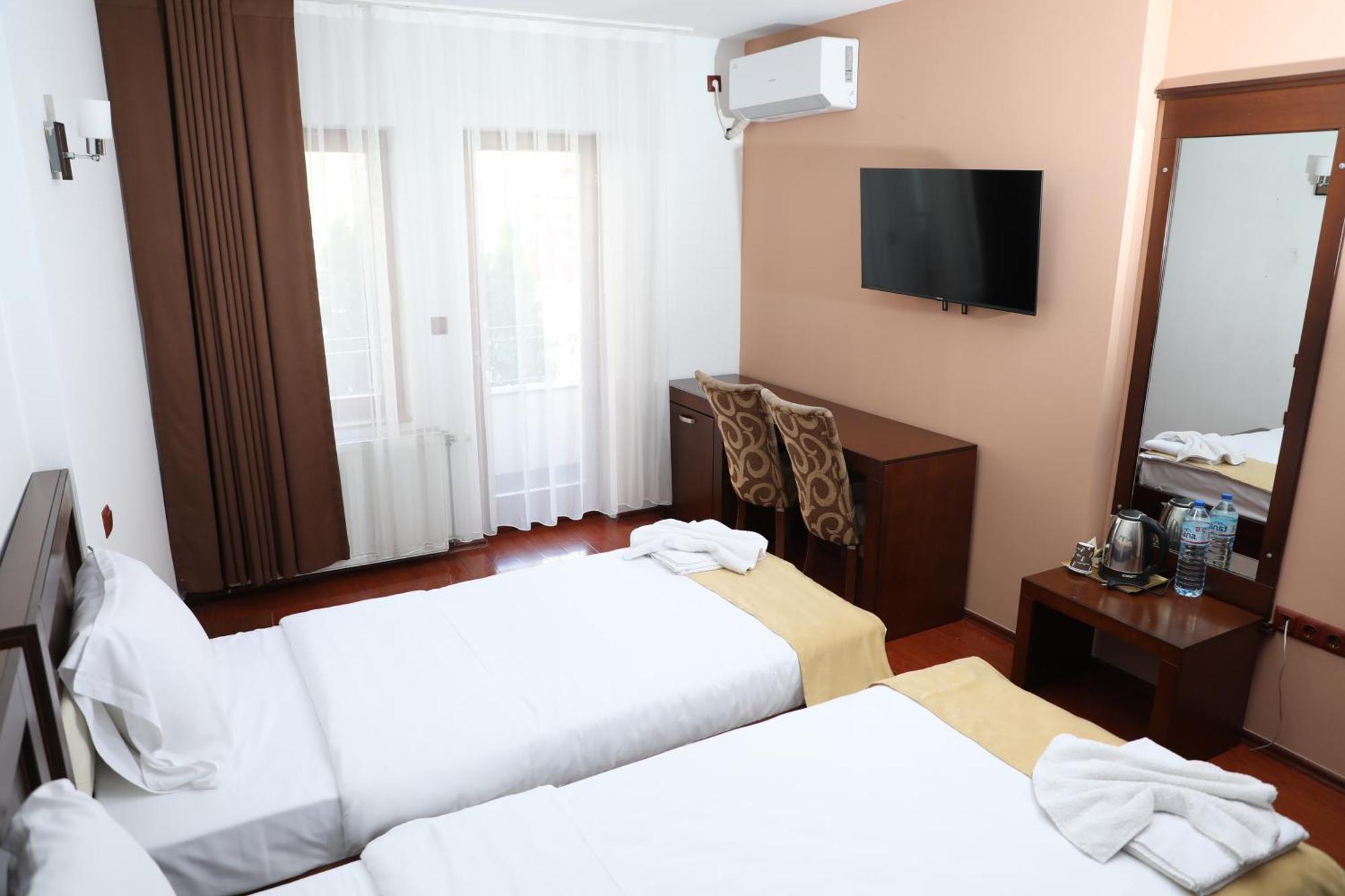 Bruti Hotel Prizren Esterno foto