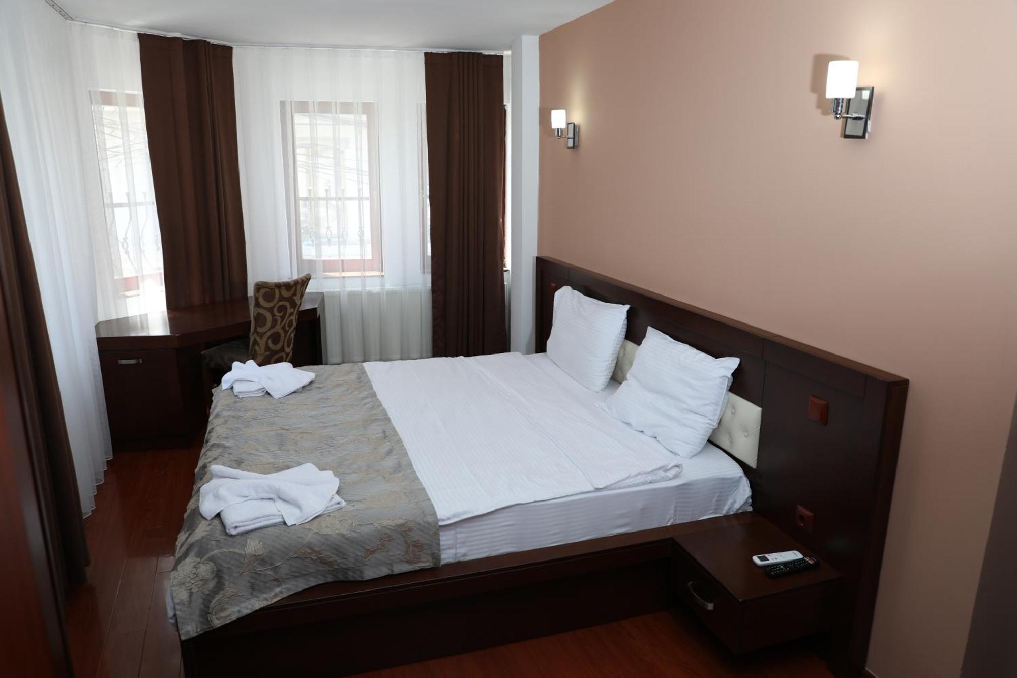 Bruti Hotel Prizren Esterno foto
