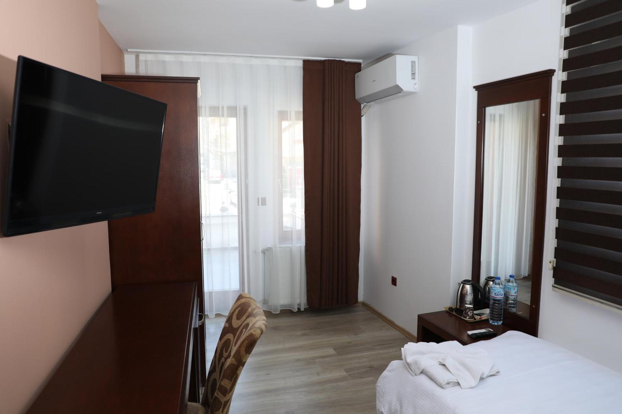Bruti Hotel Prizren Esterno foto