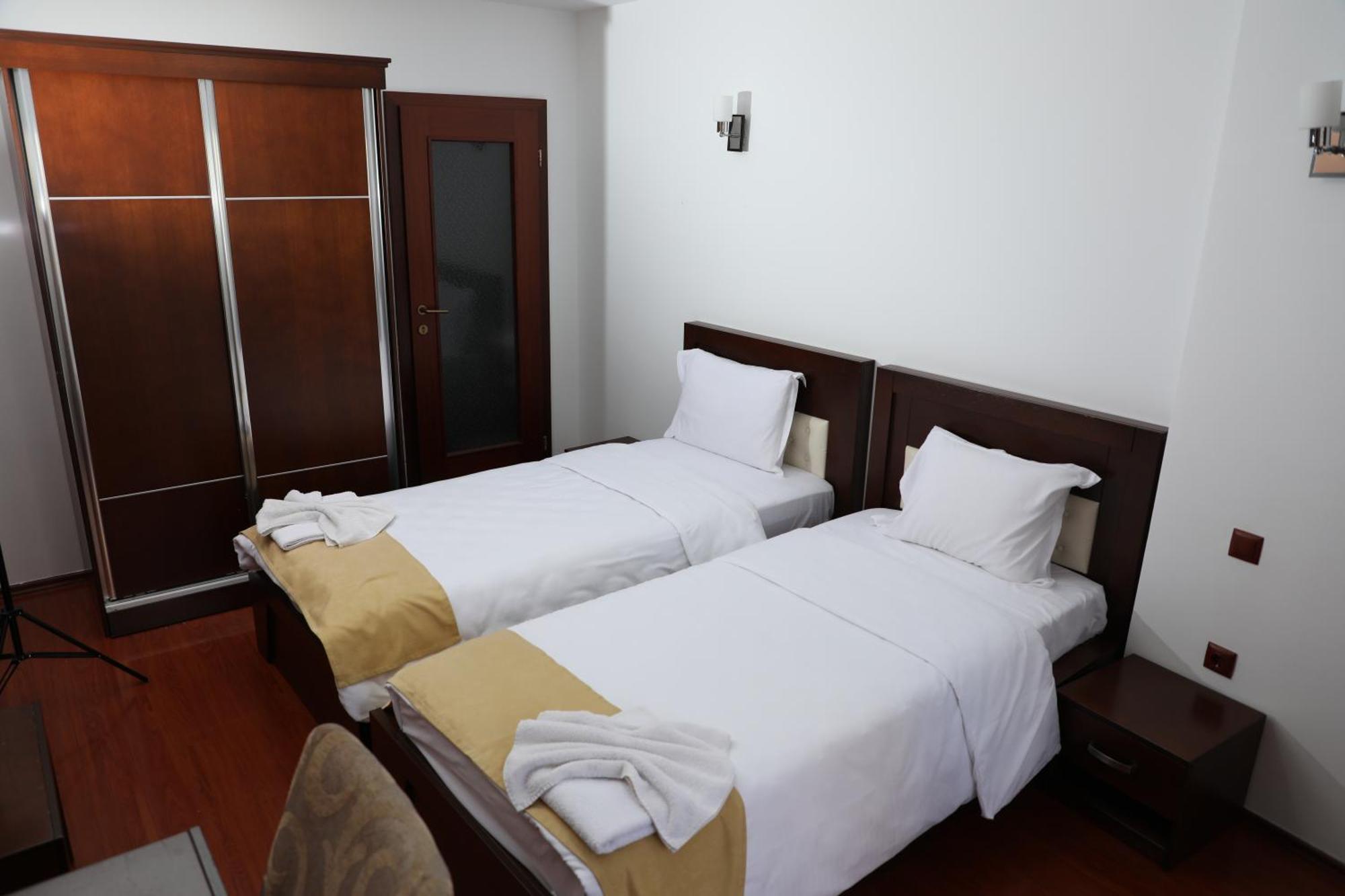 Bruti Hotel Prizren Esterno foto