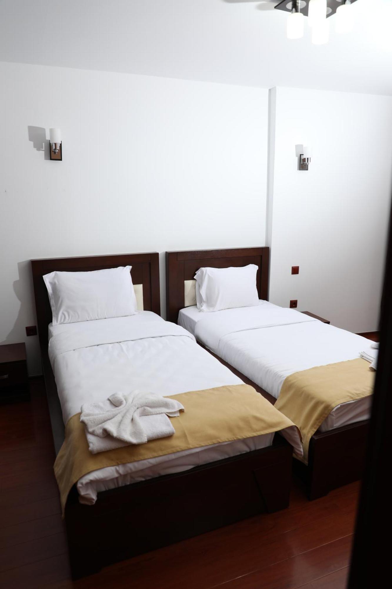 Bruti Hotel Prizren Esterno foto